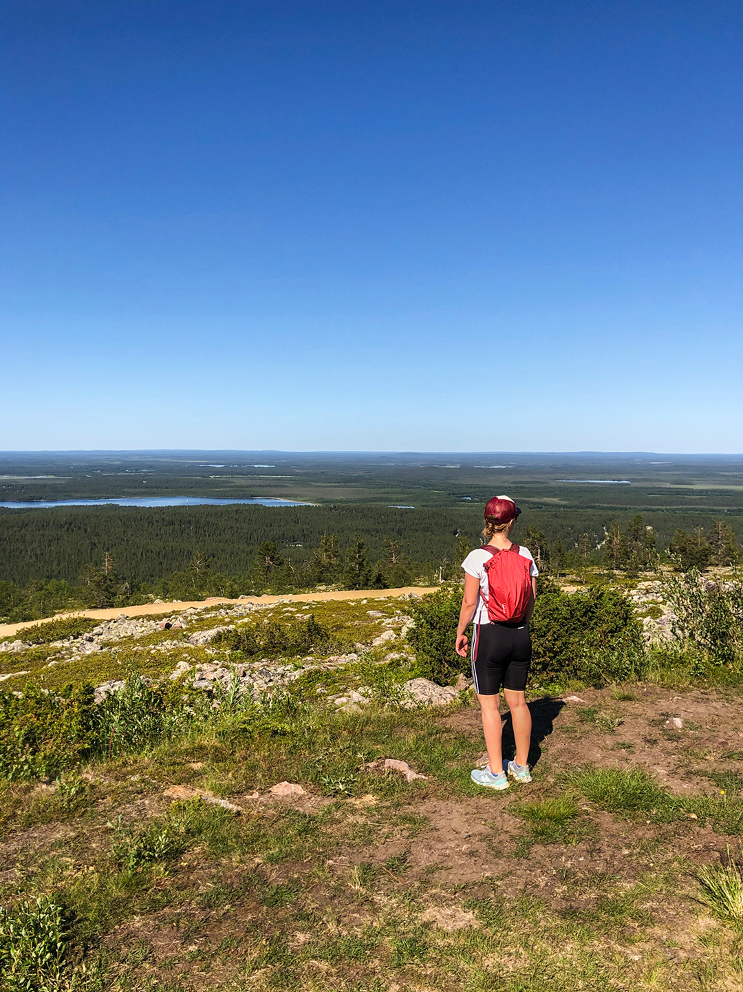 serkukset-kesa-lappi-levitunturi-maisema-nakoala