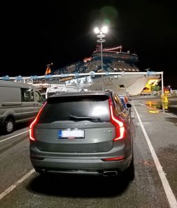 Auto kuljettiin Ahvenanmaalle