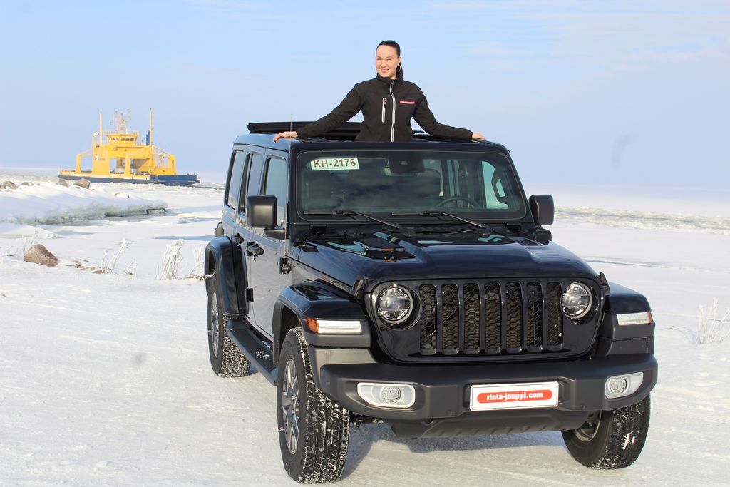 Laura Eskelinen Jeep Wrangler | Rinta-Joupin Autoliike