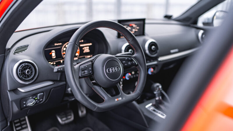 audi s3-sisatilat-sisusta-ratti-kojelauta